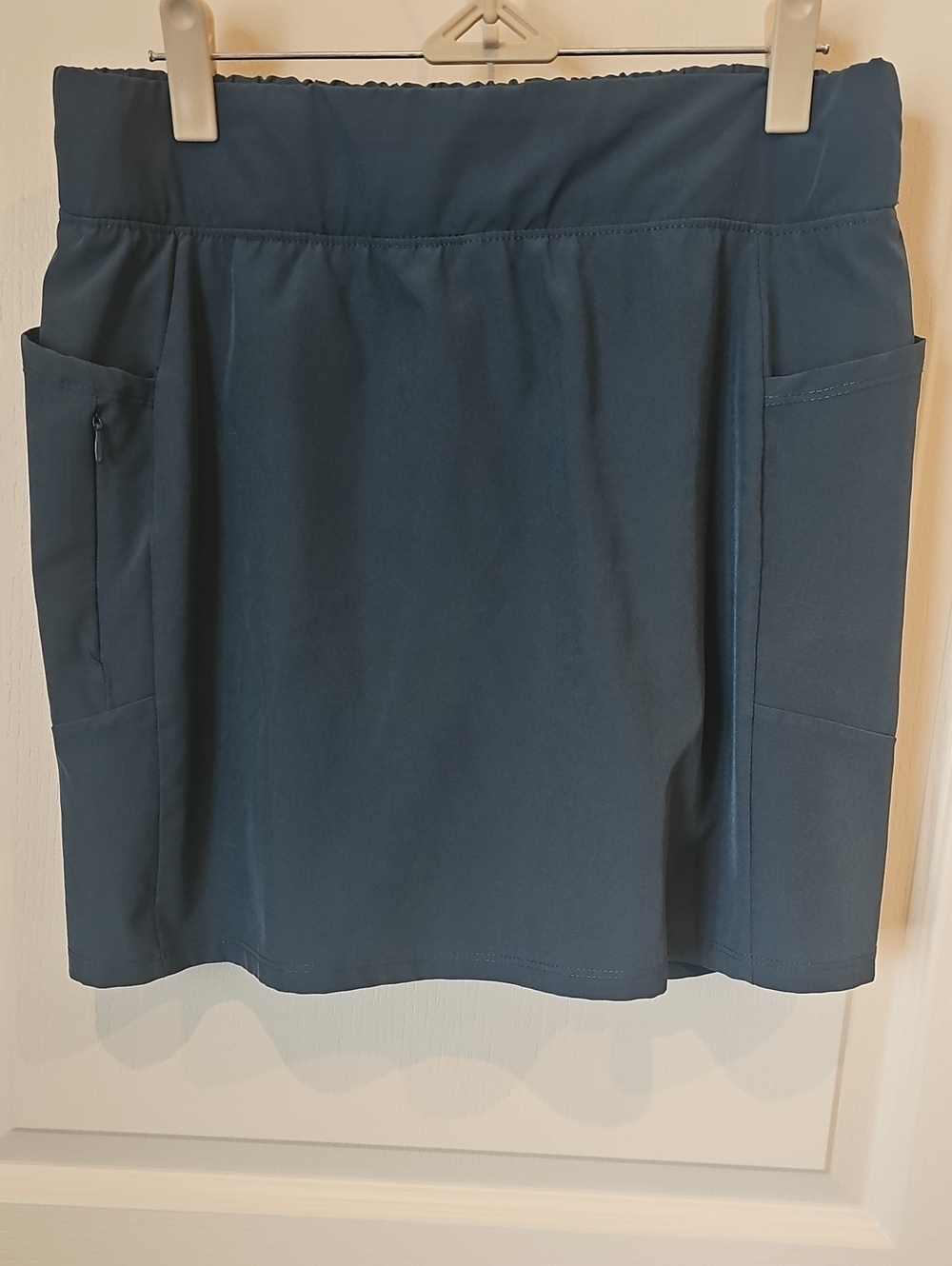 Reebok Dark Teal Blue Athletic Skort with Inner Shorts -- Lots Of Pocket Options